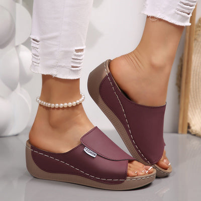 Jean™ – Comfortable orthopaedic sandals with a sleek design